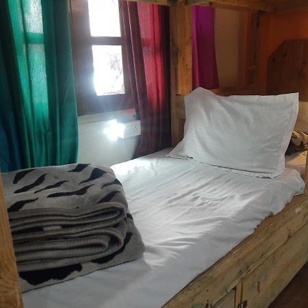 La Siesta India Manali Vandrarhem Exteriör bild