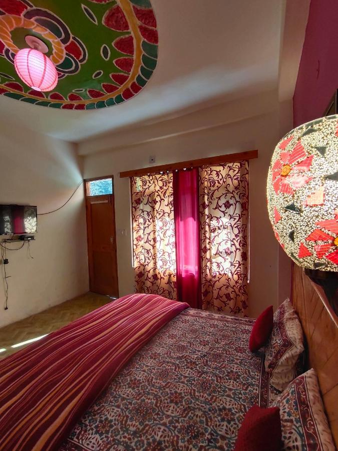 La Siesta India Manali Vandrarhem Exteriör bild