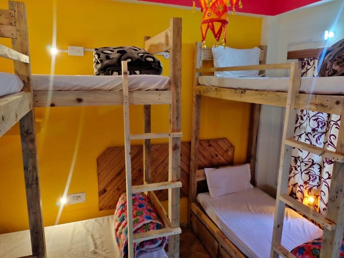 La Siesta India Manali Vandrarhem Exteriör bild