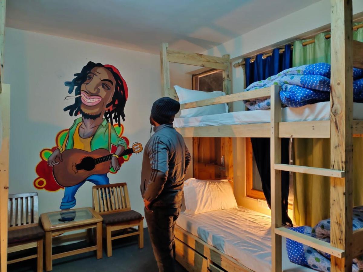 La Siesta India Manali Vandrarhem Exteriör bild