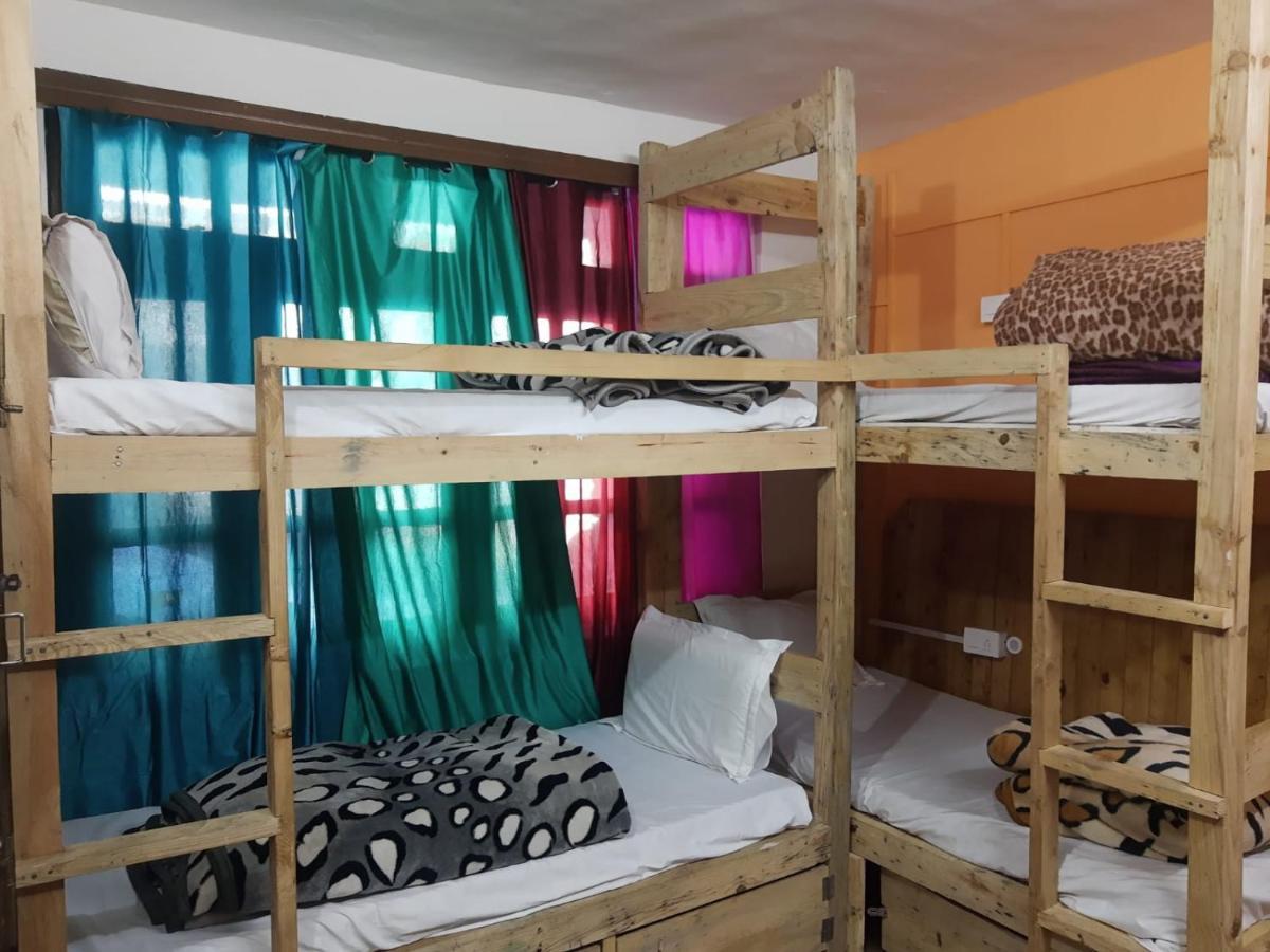 La Siesta India Manali Vandrarhem Exteriör bild